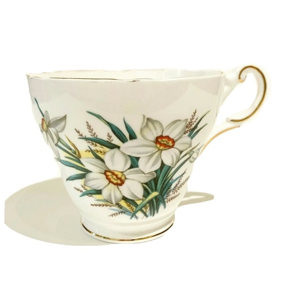 Vintage Regency English Bone China England Tea Cup and Saucer White Flowers Gold - Picture 2 of 6